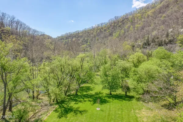 $159,900 | 186 Clinch River Highway, Duffield, VA 24244