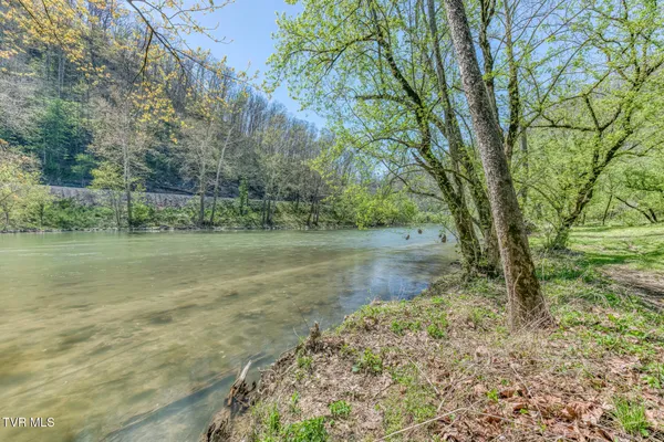 $159,900 | 186 Clinch River Highway, Duffield, VA 24244