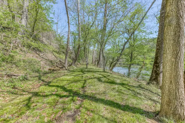 $159,900 | 186 Clinch River Highway, Duffield, VA 24244