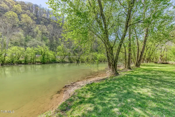 $159,900 | 186 Clinch River Highway, Duffield, VA 24244