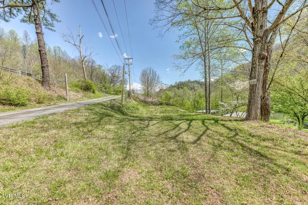 $159,900 | 186 Clinch River Highway, Duffield, VA 24244