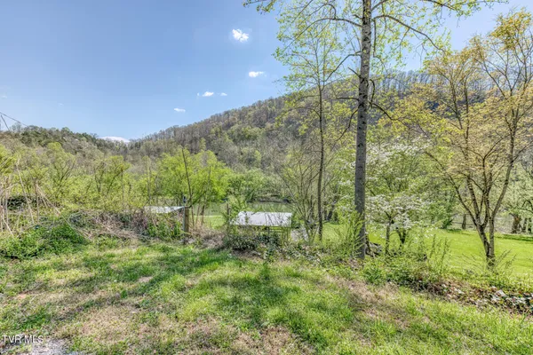 $159,900 | 186 Clinch River Highway, Duffield, VA 24244