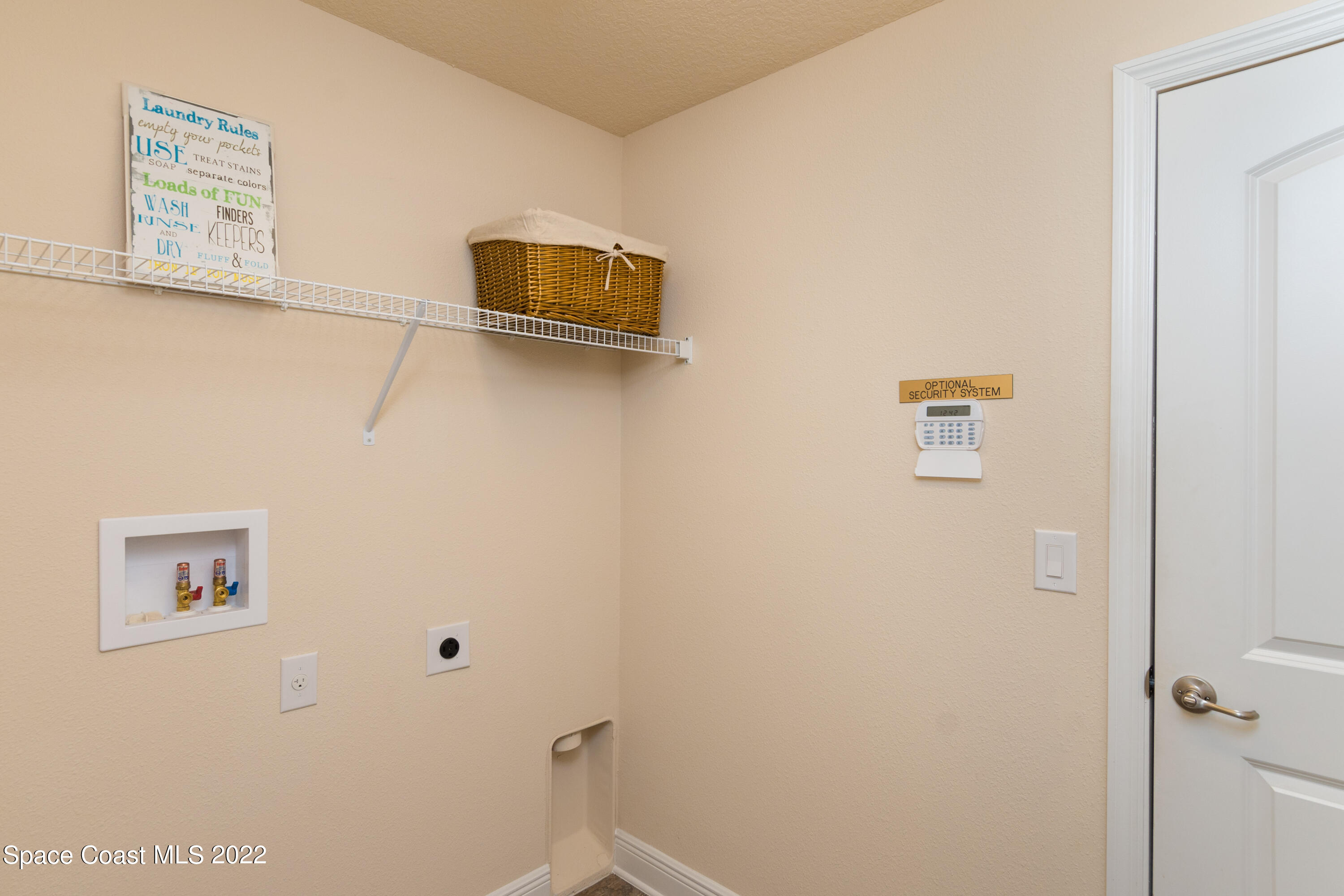 242 High Road Northwest Palm Bay, FL 32907 - Photo 18 of 19 Laundry