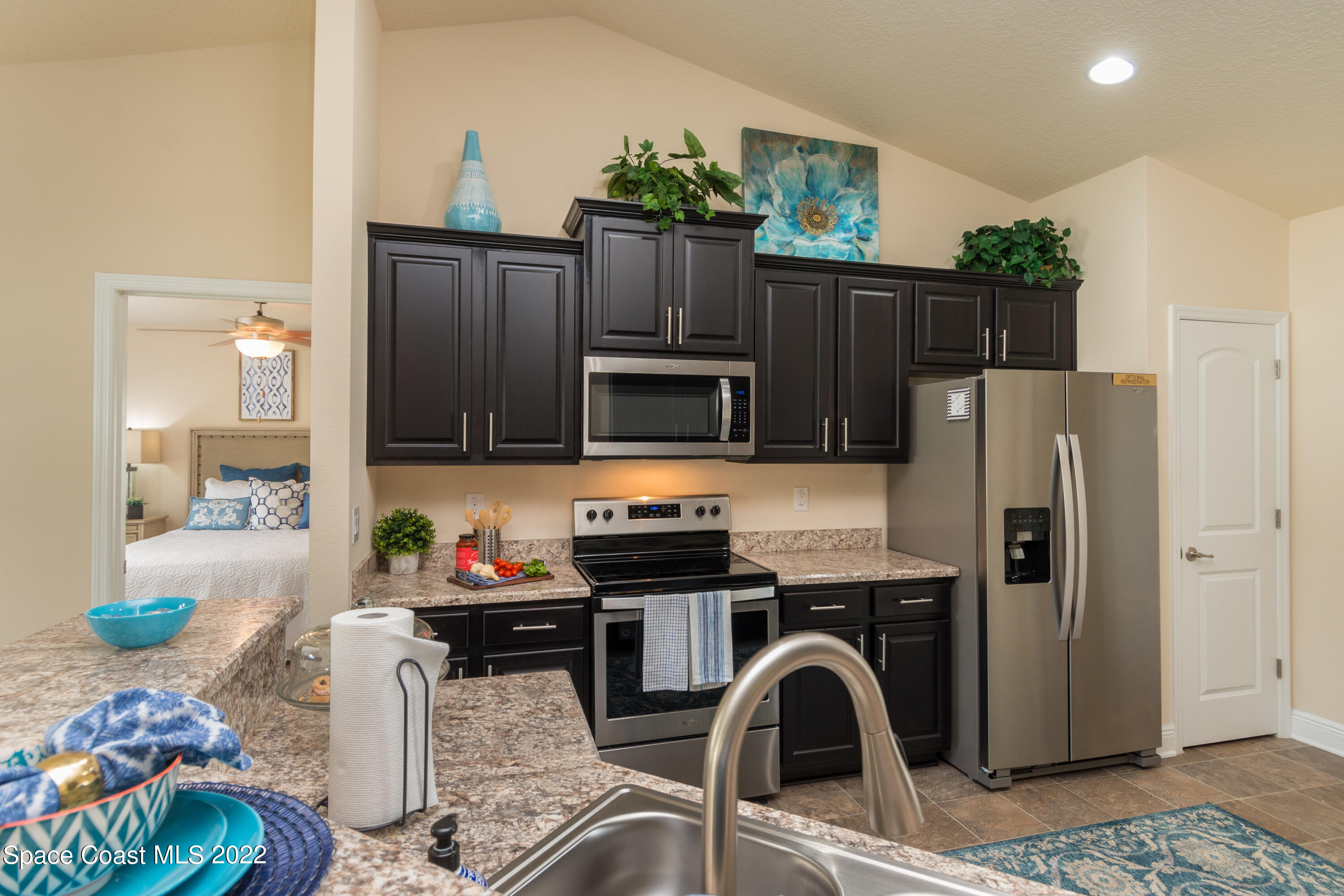 242 High Road Northwest Palm Bay, FL 32907 - Photo 6 of 19 Kitchen