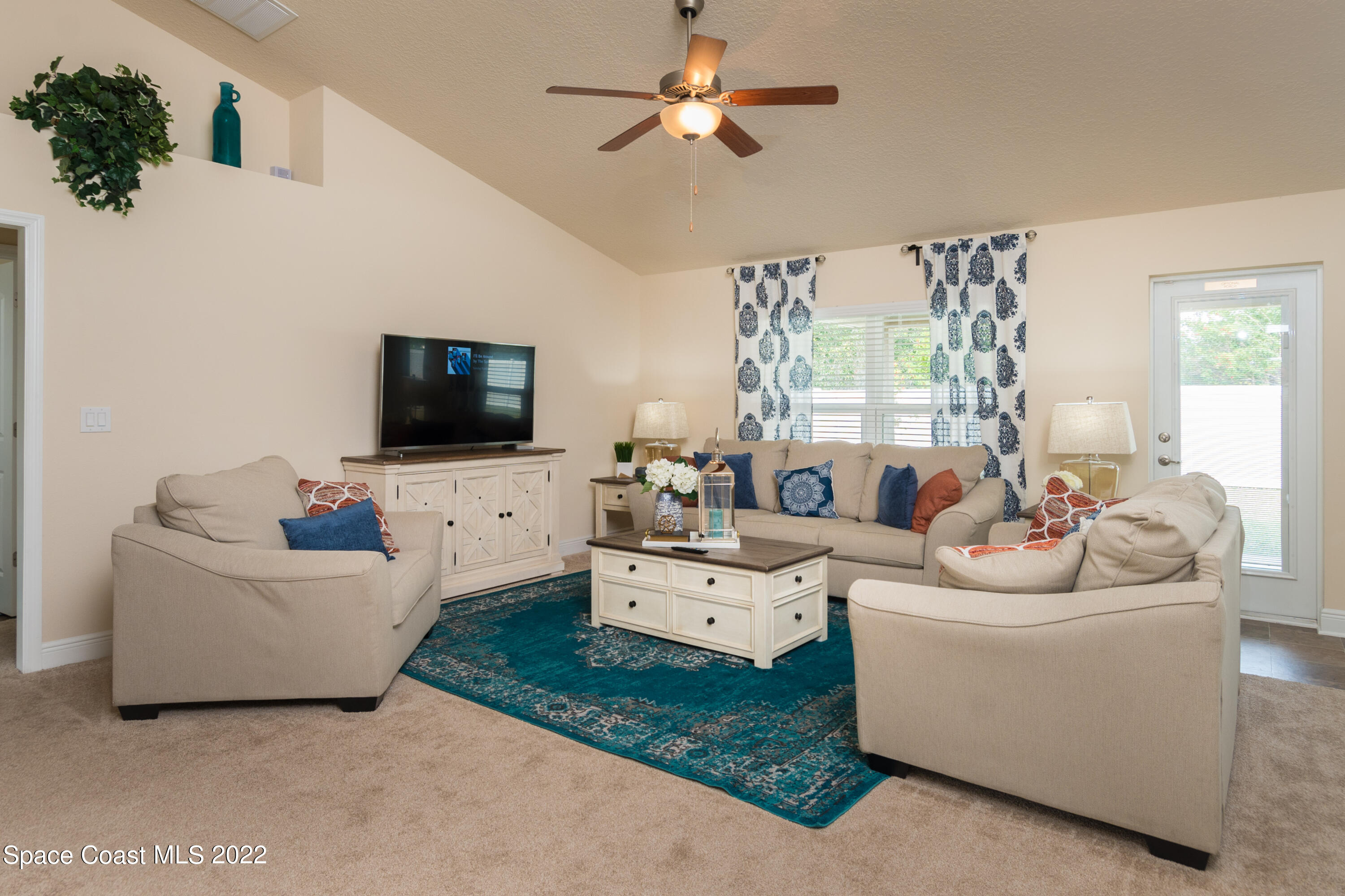 242 High Road Northwest Palm Bay, FL 32907 - Photo 10 of 19 Family Room