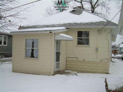 1606 Lyon Street Port Huron, MI 48060 - Photo 9 of 9 217227-8.JPG