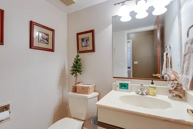 $504,000 | 1810 East Waverly Drive, Arlington Heights, IL 60004