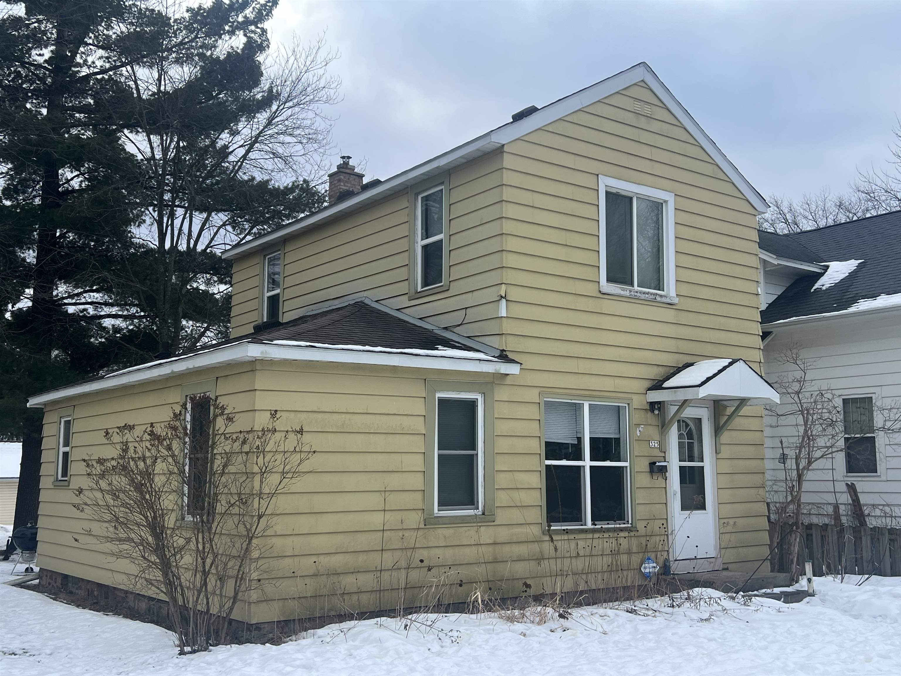 325 Washington Avenue Stevens Point, WI 54481 - Photo 2 of 17