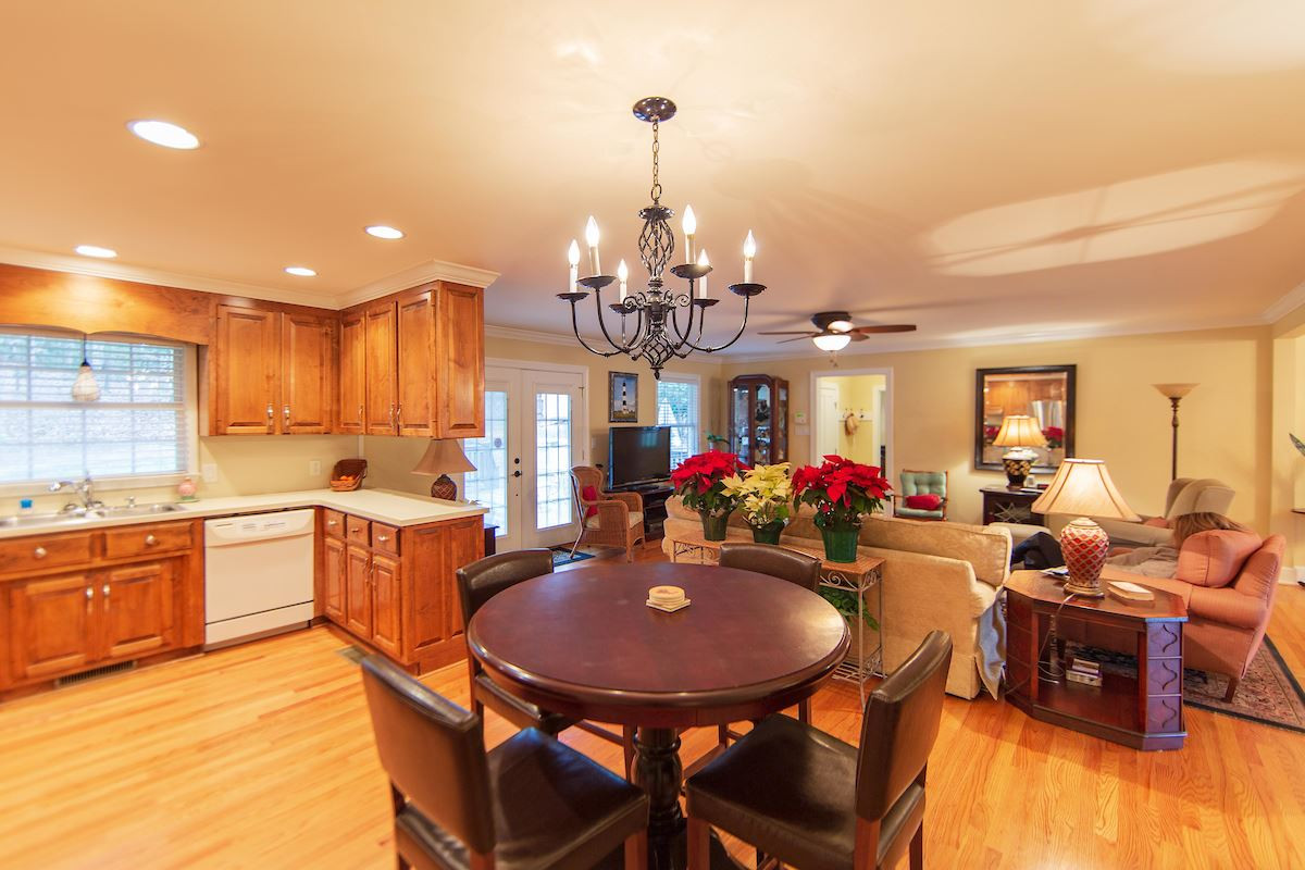4209 Watkins Road Raleigh, NC 27616 - Photo 4 of 30 Breakfast Area