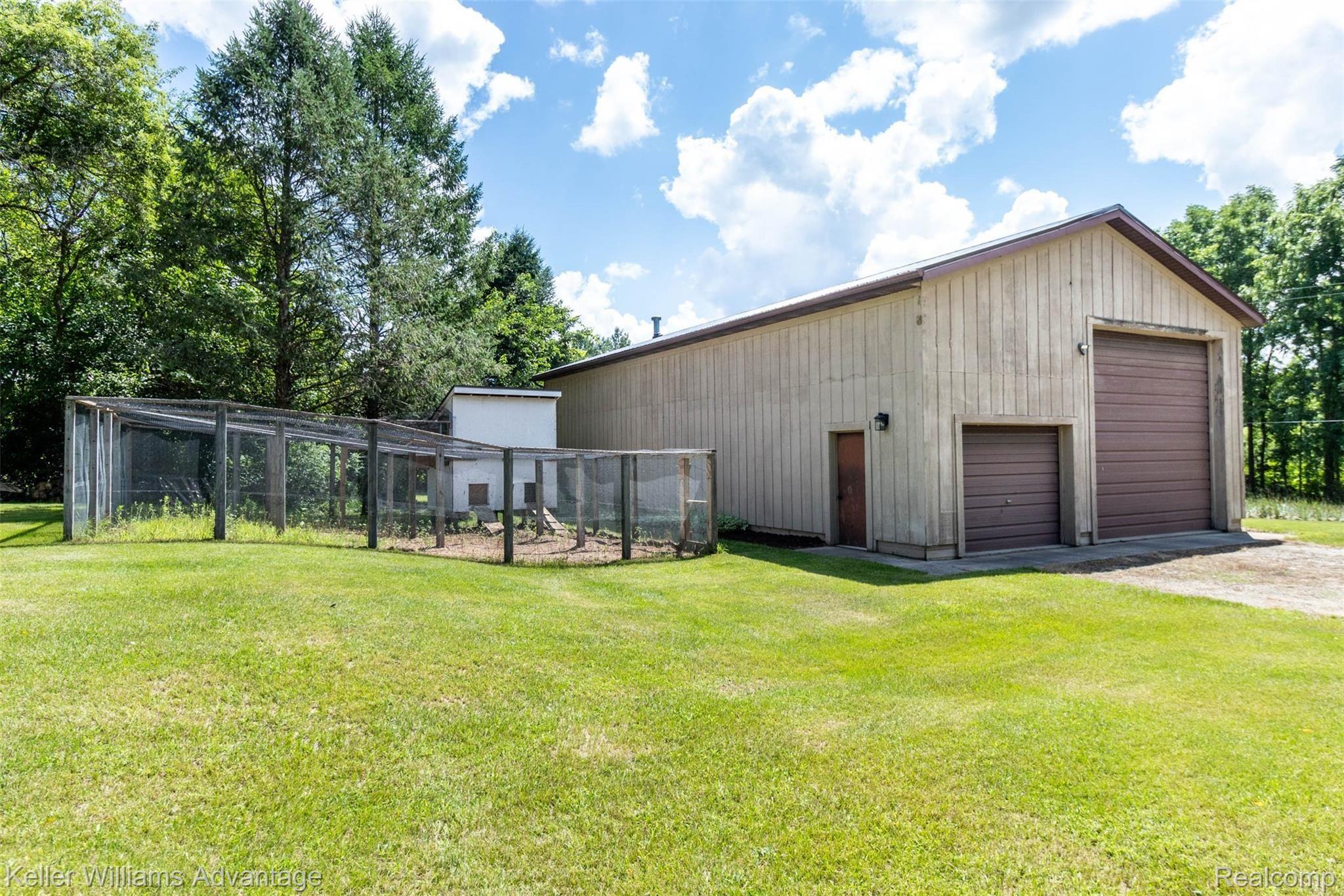 7953 Clark Lake Road Chelsea, MI 48118 - Photo 25 of 26 POLE BARN CHICKEN PEN.jpg