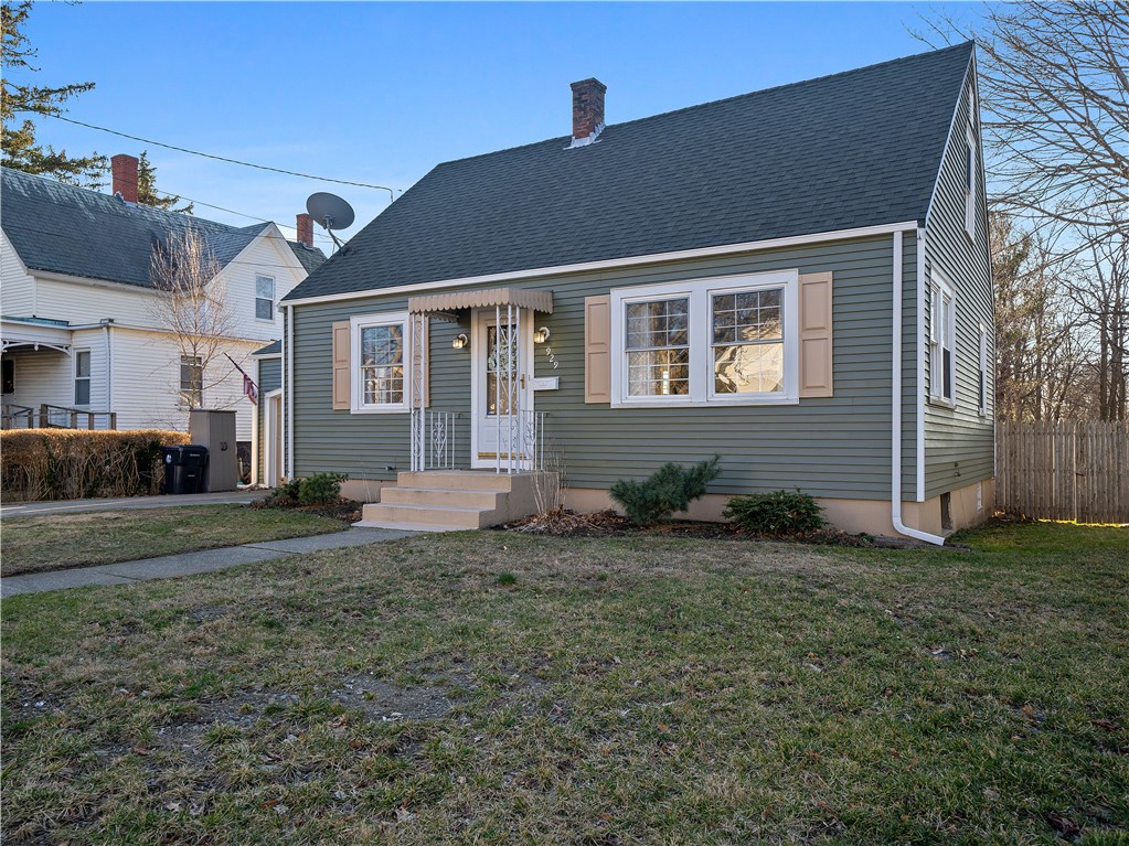 929 Main Street Warren, RI 02885 - Photo 1 of 27 Gallery Image 1