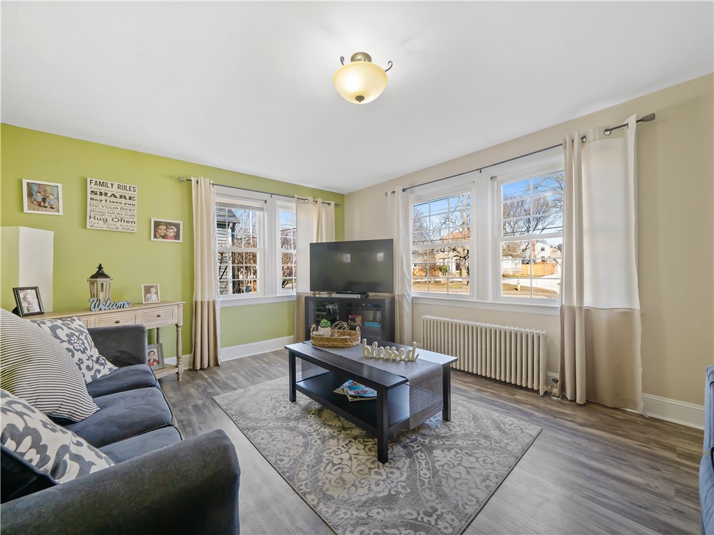 929 Main Street Warren, RI 02885 - Photo 7 of 27 Gallery Image 7