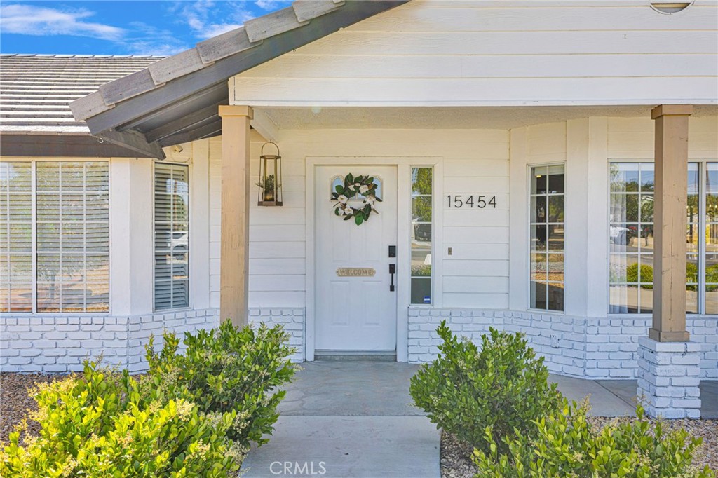 15454 Tuscola Road Apple Valley, CA 92307 - Photo 5 of 67