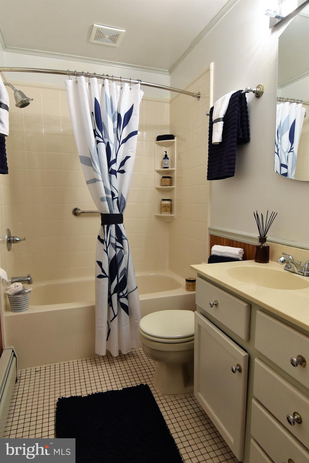 8047 Highpoint Road Clearwater Beach, MD 21226 - Photo 20 of 54 main level full bath