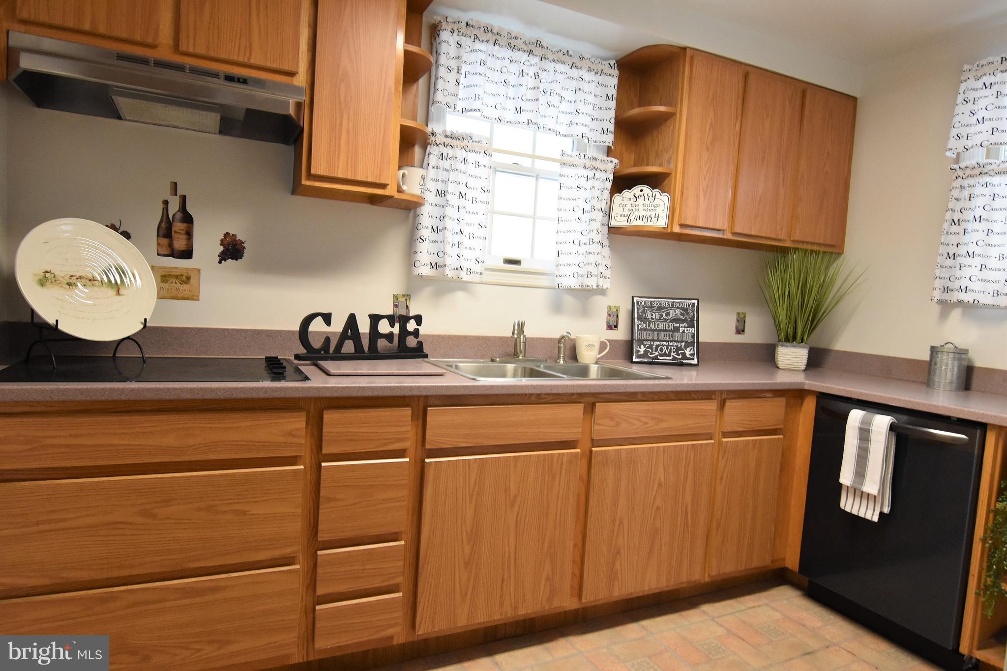 8047 Highpoint Road Clearwater Beach, MD 21226 - Photo 9 of 54 kitchen