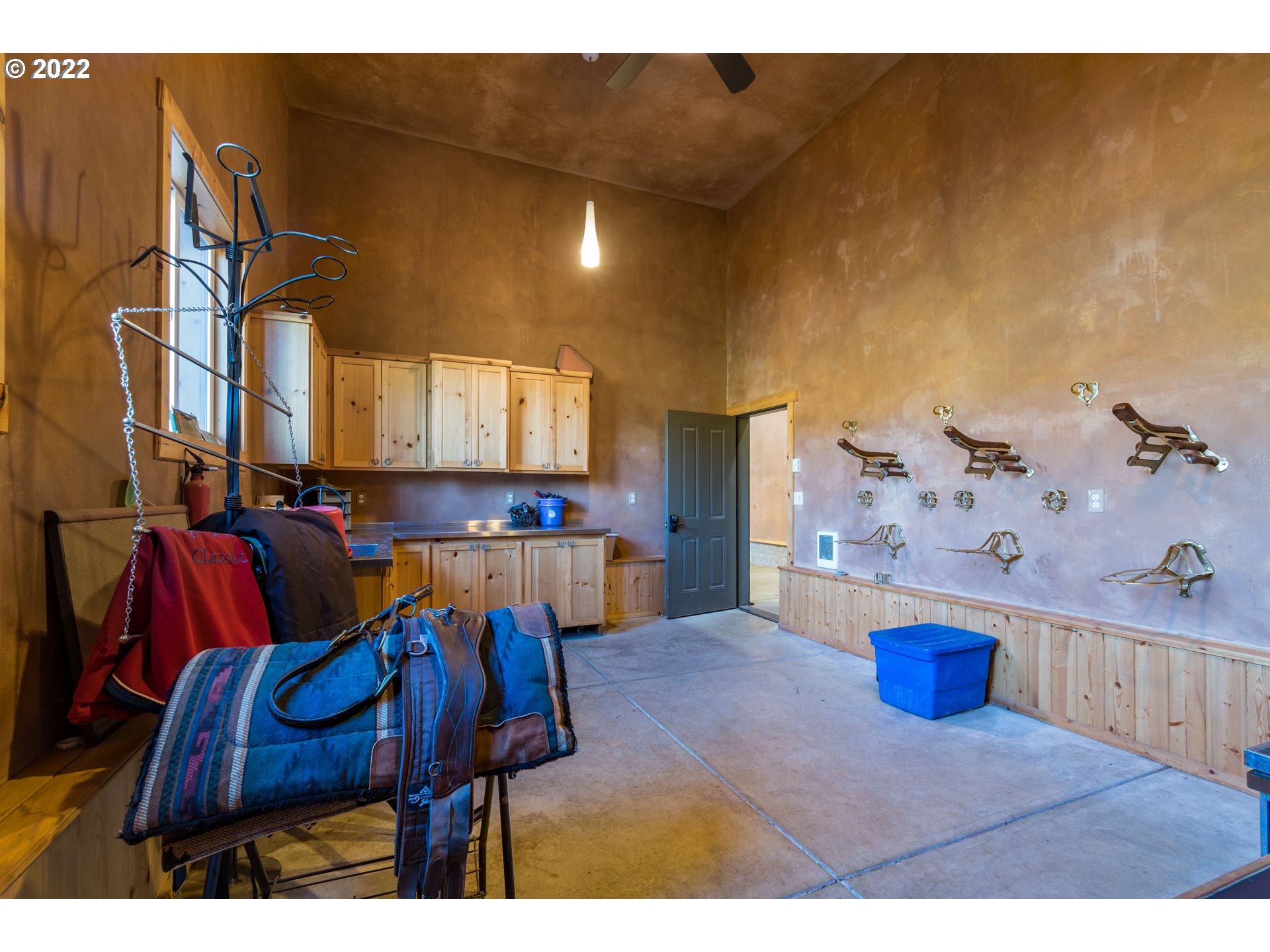 36995 Wallace Creek Road Springfield, OR 97478 - Photo 30 of 32 Barn