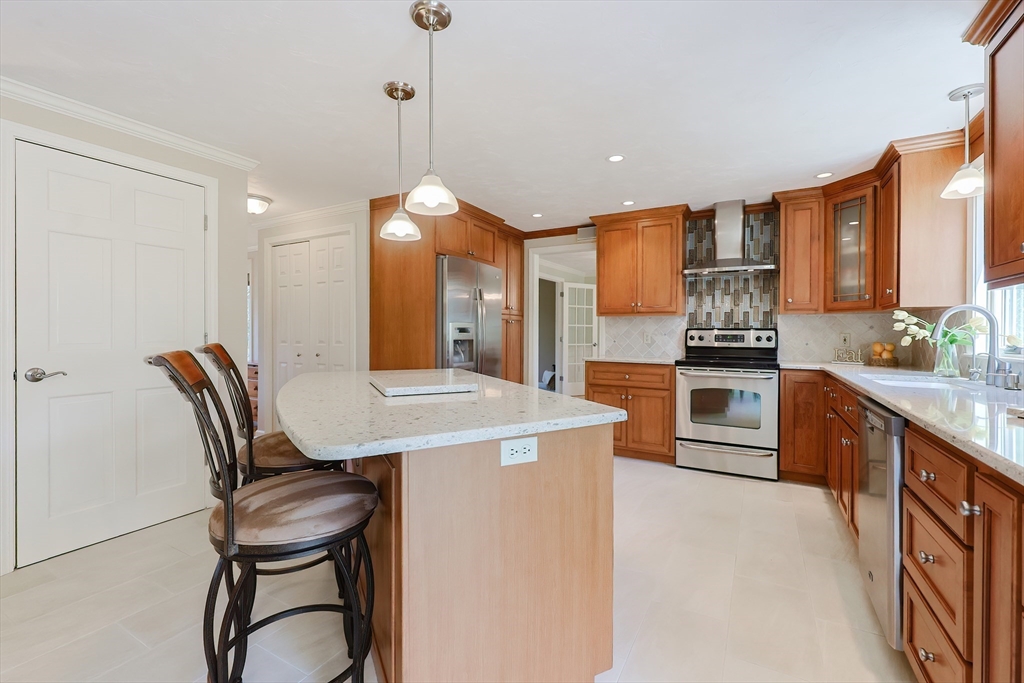 10 Lyndon Road Wrentham, MA 02093 - Photo 5 of 42 Gallery Image 5