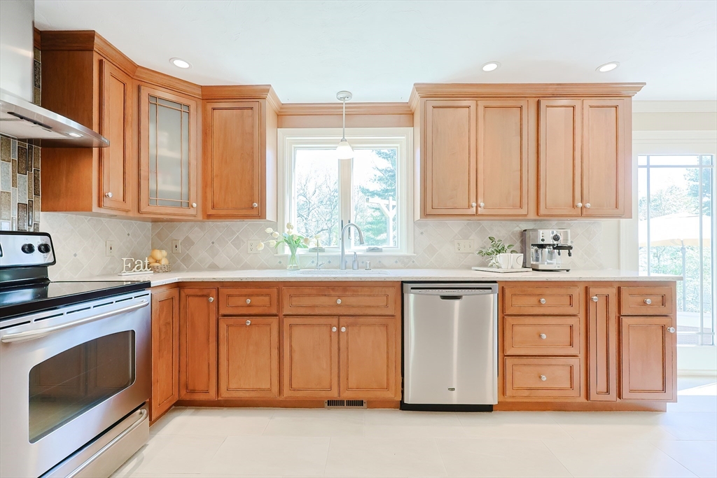 10 Lyndon Road Wrentham, MA 02093 - Photo 9 of 42 Gallery Image 9