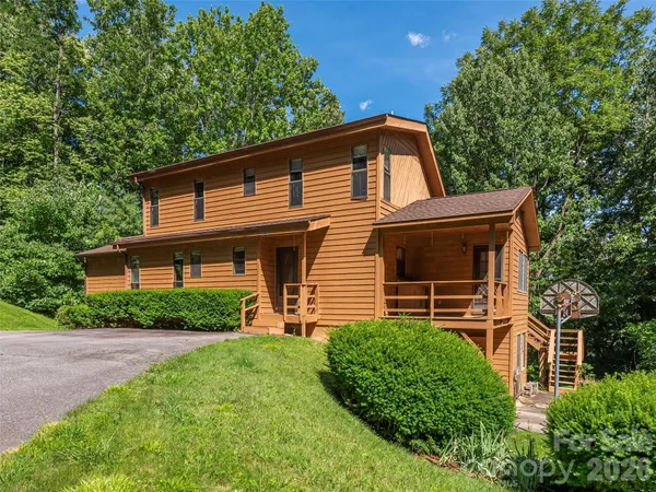 $500,000 | 1575 Red Maple Drive, Waynesville, NC 28785