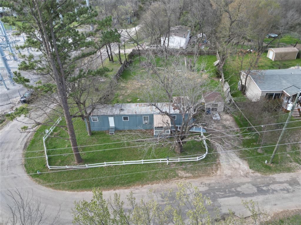400 East Oak Grove Road Corsicana, TX 75110 - Photo 1 of 2 a view of a wooden bridge