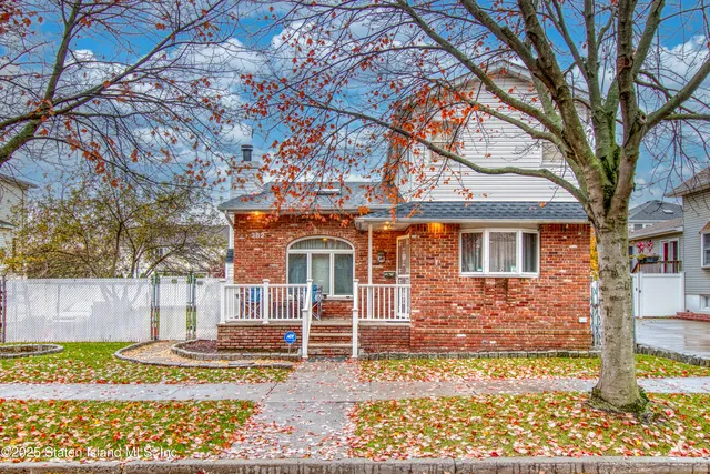 $974,900 | 382 Manhattan Street | Tottenville