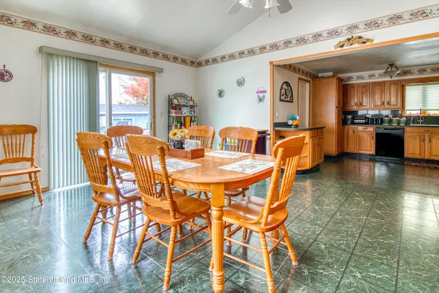 $974,900 | 382 Manhattan Street | Tottenville