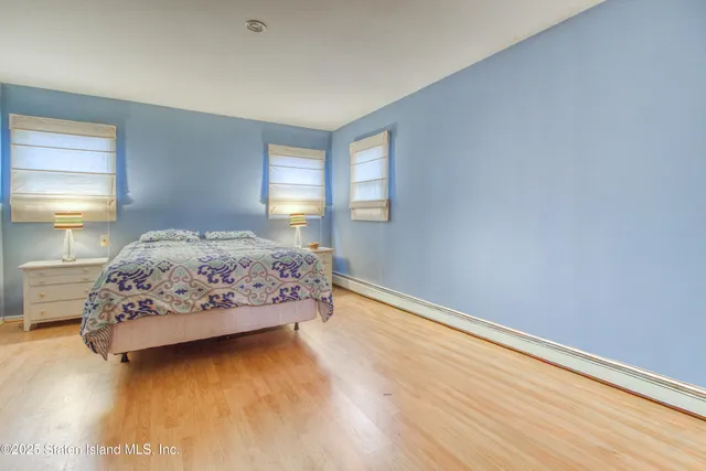 $974,900 | 382 Manhattan Street | Tottenville