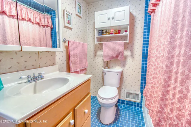 $974,900 | 382 Manhattan Street | Tottenville