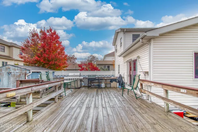 $974,900 | 382 Manhattan Street | Tottenville