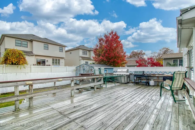 $974,900 | 382 Manhattan Street | Tottenville