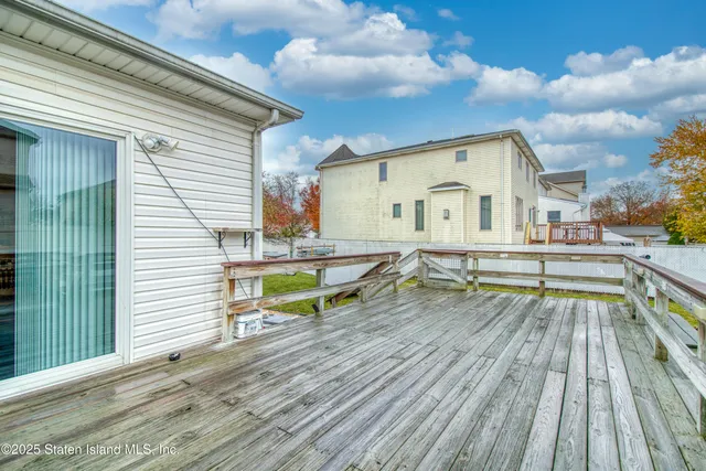 $974,900 | 382 Manhattan Street | Tottenville