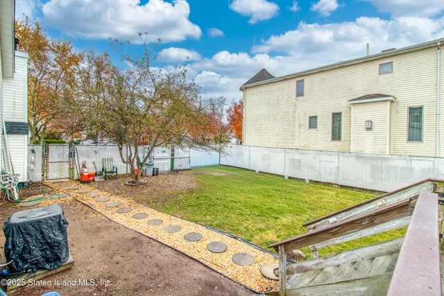 $974,900 | 382 Manhattan Street | Tottenville