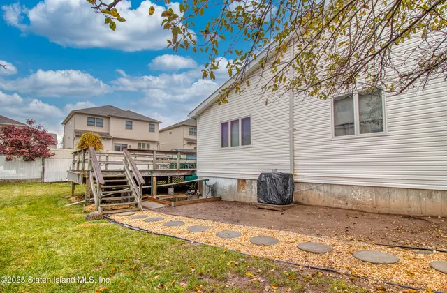 $974,900 | 382 Manhattan Street | Tottenville