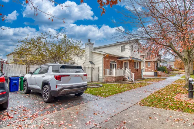 $974,900 | 382 Manhattan Street | Tottenville