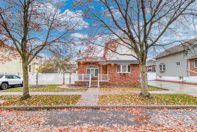 $974,900 | 382 Manhattan Street | Tottenville