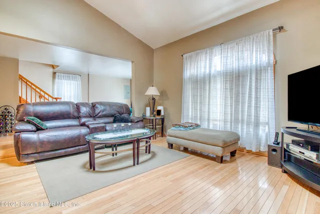 $974,900 | 382 Manhattan Street | Tottenville