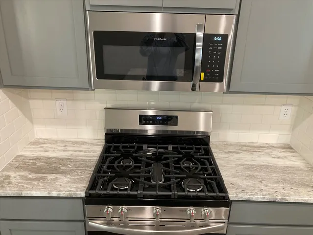 $2,400 | 22826 Ephesus Avenue, Tomball, TX 77377