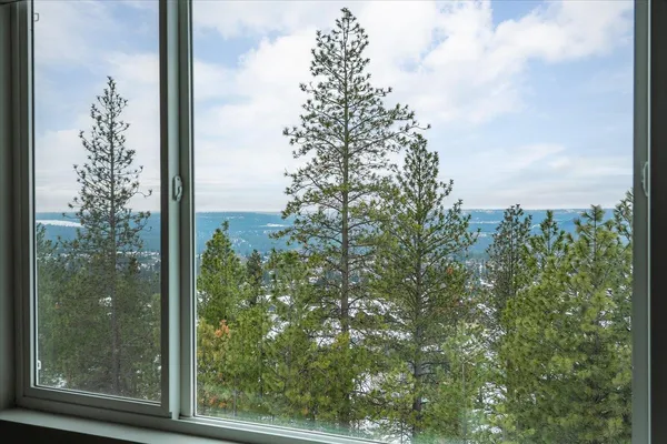 $650,000 | 10837 North Paiute Drive, Spokane, WA 99208