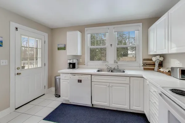 $995,000 | 1800 Telegraph Road, Bannockburn, IL 60015