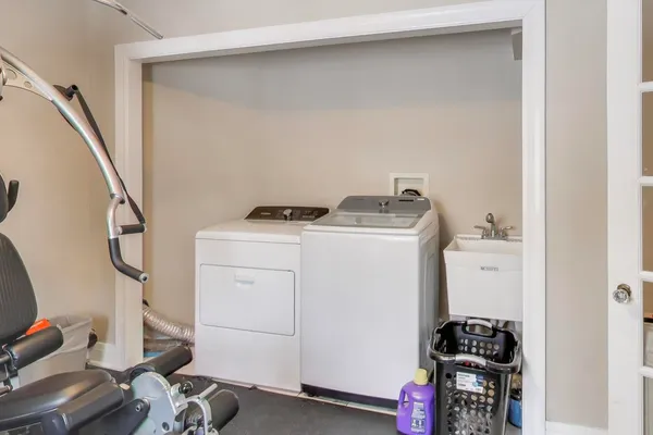 $995,000 | 1800 Telegraph Road, Bannockburn, IL 60015