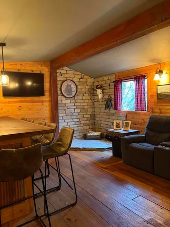 $995,000 | 1800 Telegraph Road, Bannockburn, IL 60015