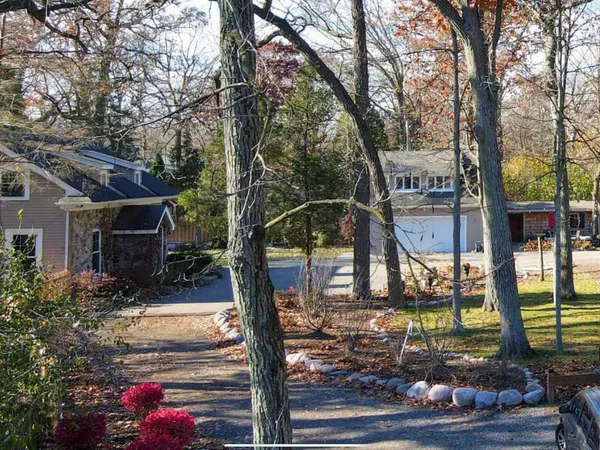 $995,000 | 1800 Telegraph Road, Bannockburn, IL 60015