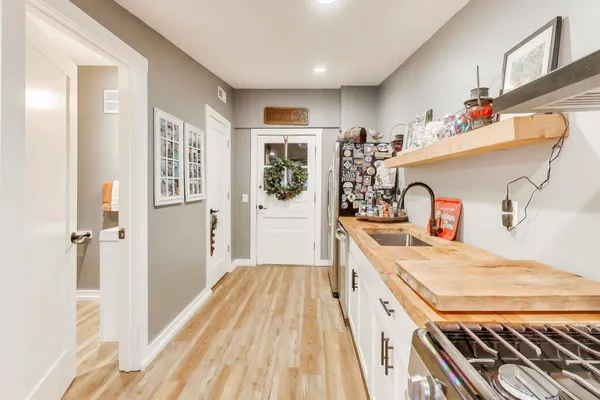 $995,000 | 1800 Telegraph Road, Bannockburn, IL 60015