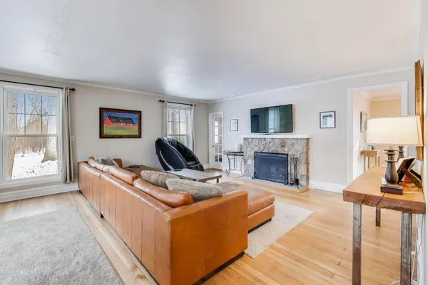 $995,000 | 1800 Telegraph Road, Bannockburn, IL 60015