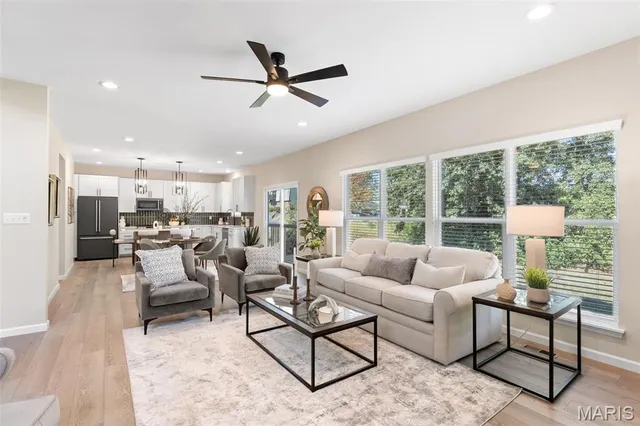 $330,900 | 2 Ashford At Riverstone, Florissant, MO 63031