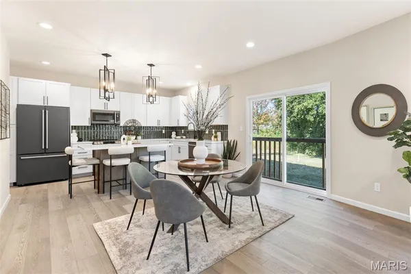 $330,900 | 2 Ashford At Riverstone, Florissant, MO 63031