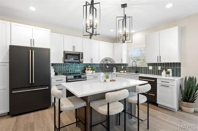 $330,900 | 2 Ashford At Riverstone, Florissant, MO 63031