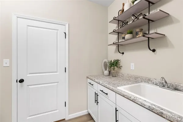 $330,900 | 2 Ashford At Riverstone, Florissant, MO 63031