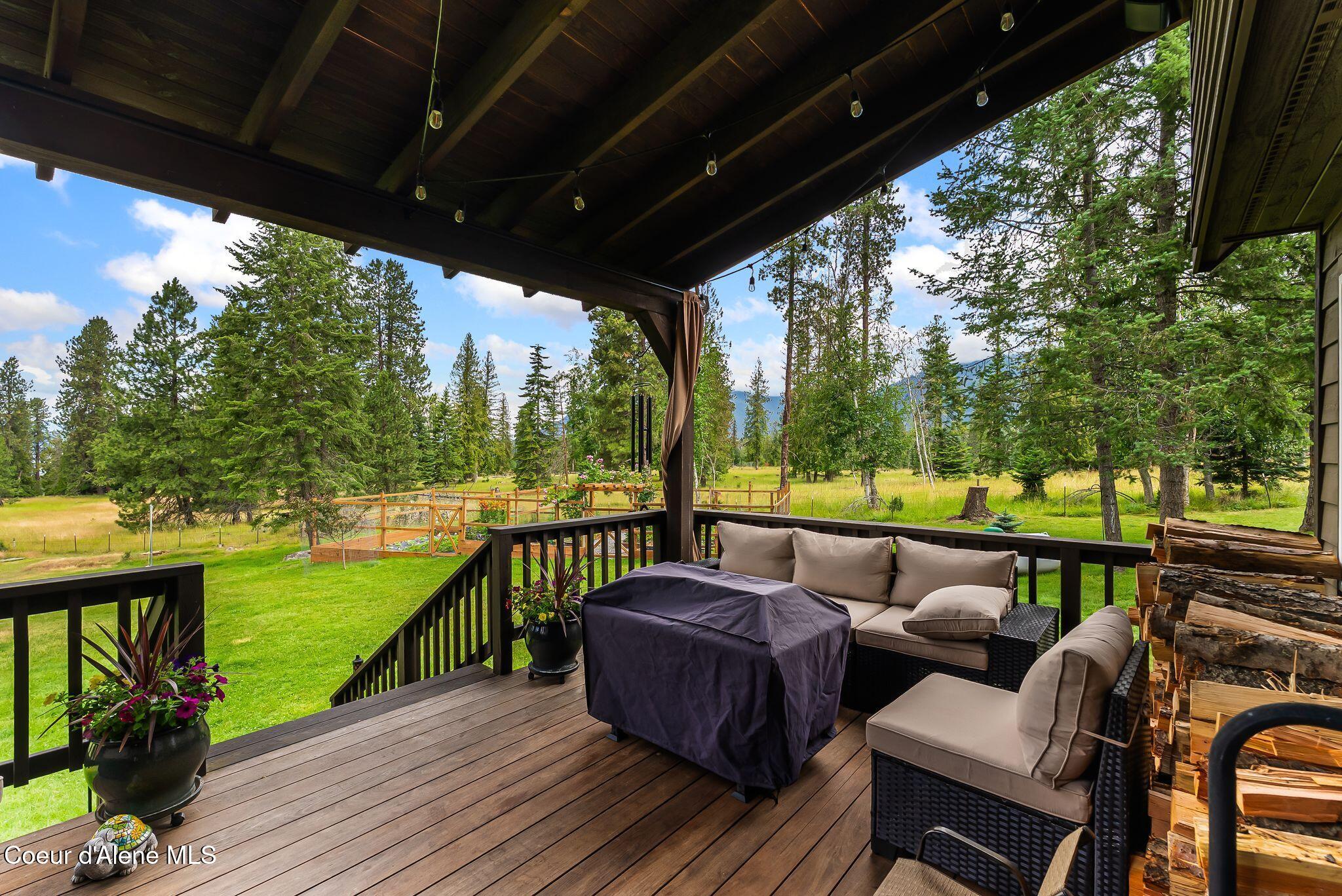 235 Kiebert Loop Hope, ID 83836 - Photo 19 of 97 Covered Patio