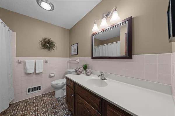 $569,000 | 9923 219th Street North, Forest Lake, MN 55025